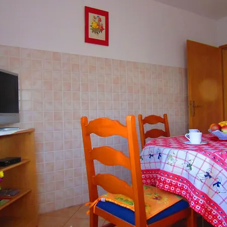In Pula/istrien 11382 Apartman *